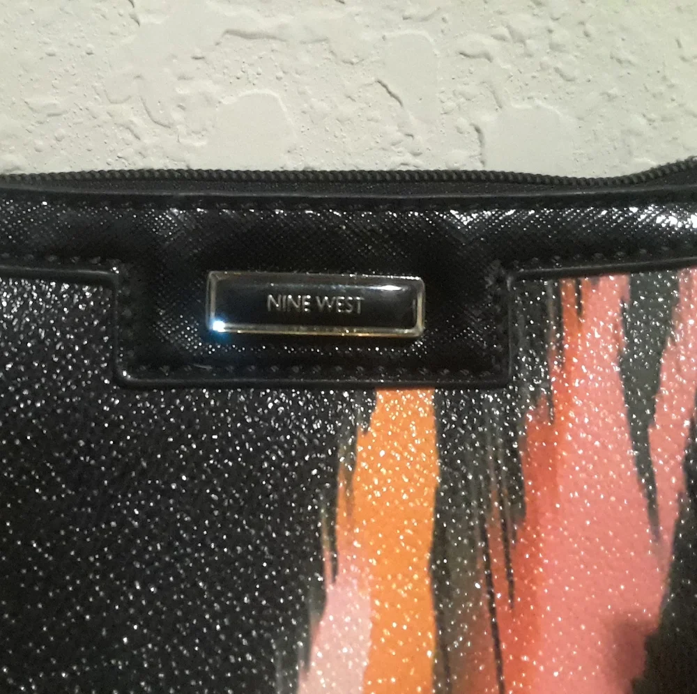 💕HP💕Nine‎ West Colorful Wristlet